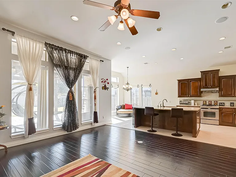 5422 Linden Rose Ln — Photo 16