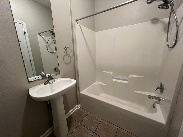 552 Harper Ave #3 — Photo 9
