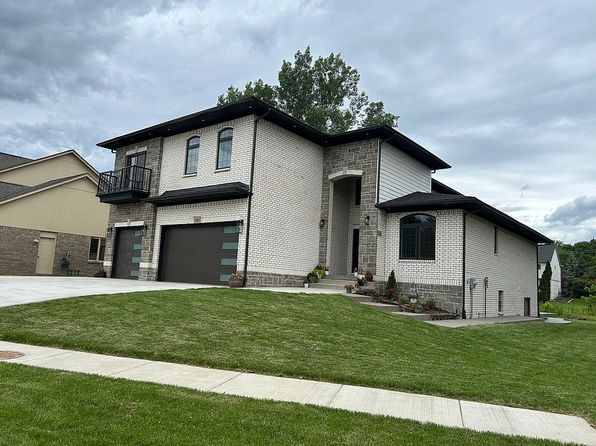 1683 Delta Dr
