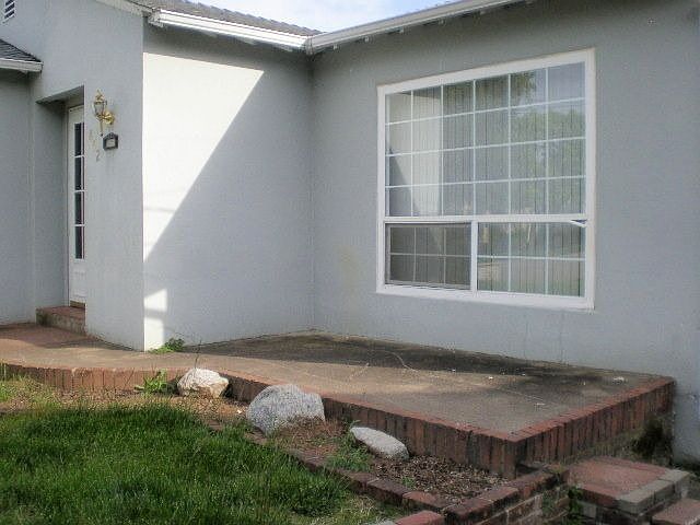 2nd image of 852 Lakeview Dr