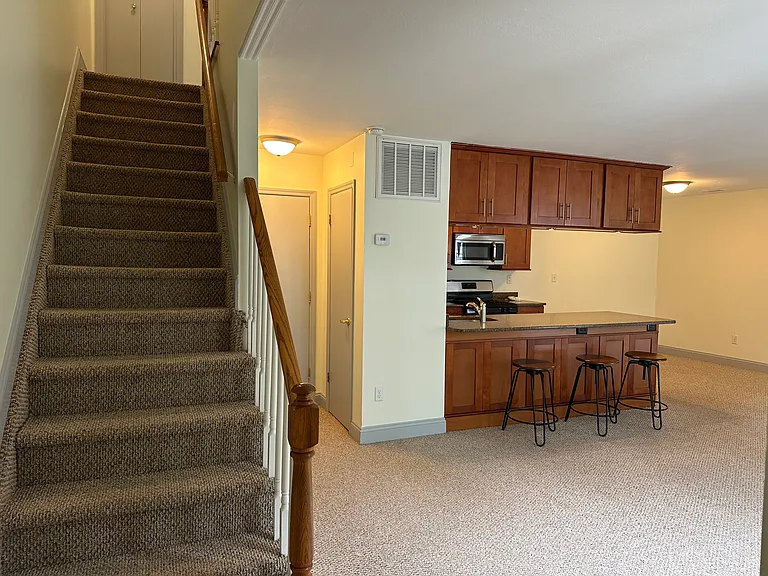30 Homestead Village Dr — Photo 2