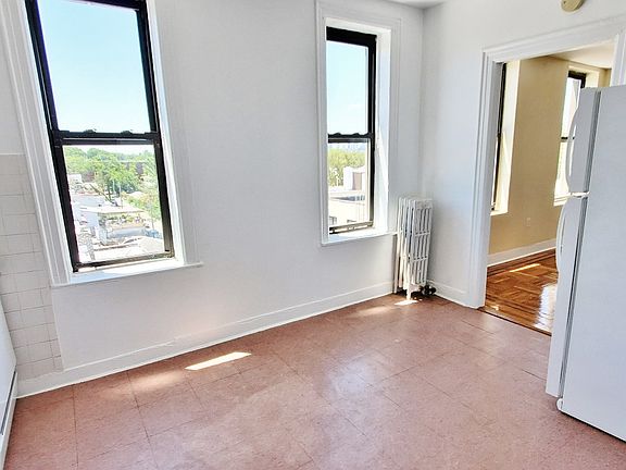 5th image of 50-12 46th St #3D