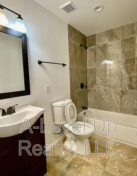 231 W 28th St — Photo 21
