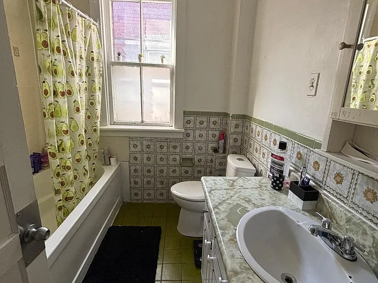 444 Gladstone Ave — Photo 12