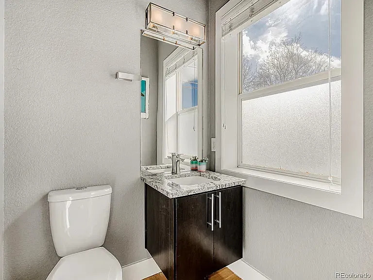 1/2 bath living area