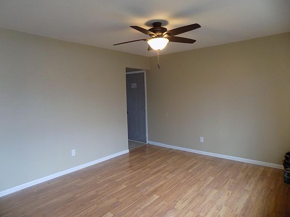 2nd image of 802 Pettit Ct