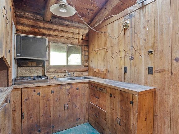 2nd image of 509 Marble Mountain Rd