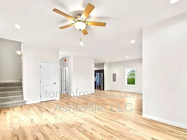 7 Berry Crest Ln — Photo 3