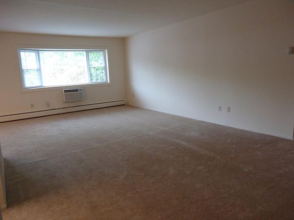 3rd image of 16 Kensington Cir APT G