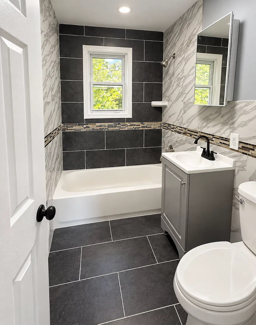 3 bed, 1000 sqft, $2,098 — Photo 1