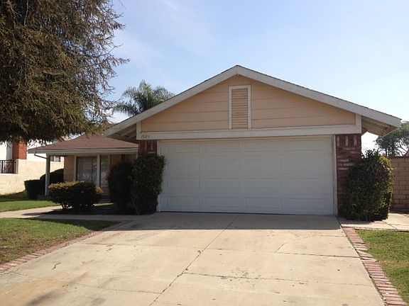 3rd image of 1925 S Vine Ave