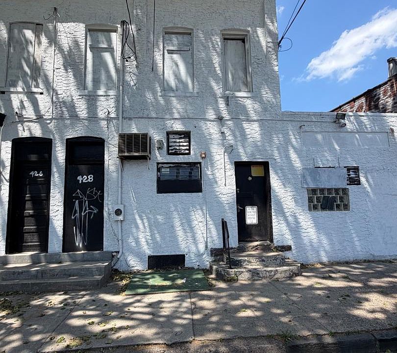 1st image of 428 Bridge St