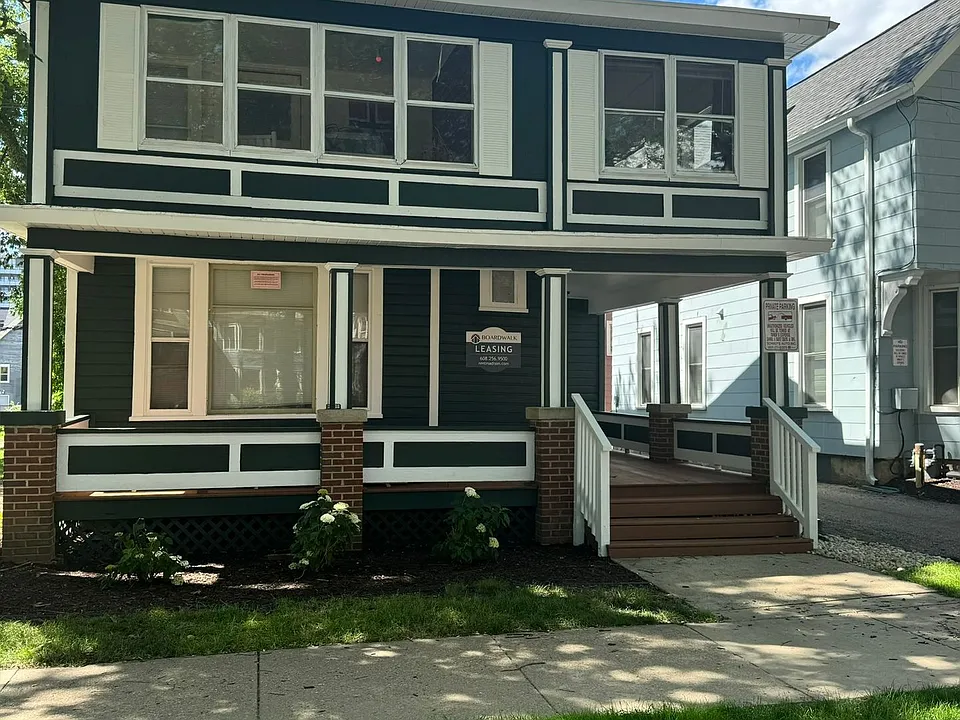412 W Washington Ave