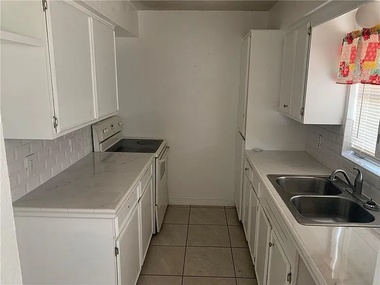 2818 Ransom Island Dr — Photo 3