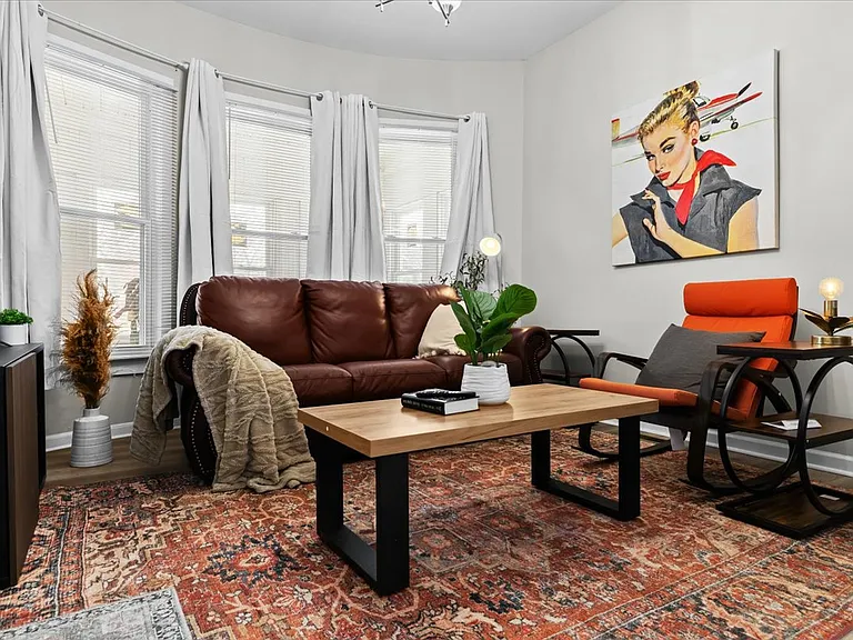 558 Marston St #1 — Photo 3