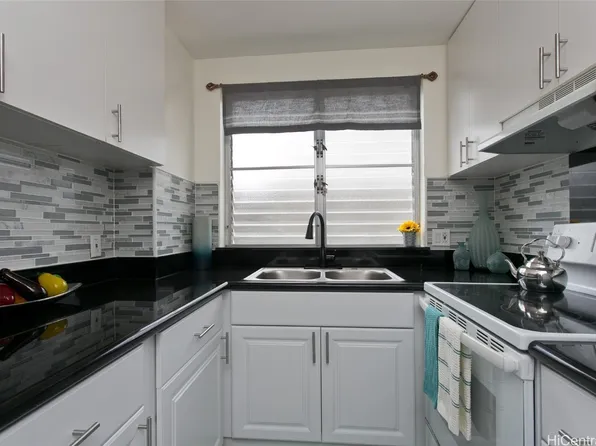 1555 Pohaku St APT B105, Honolulu, HI 96817