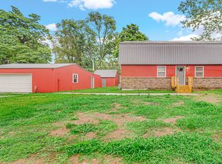 9751 N Grant St, Demotte, IN 46310