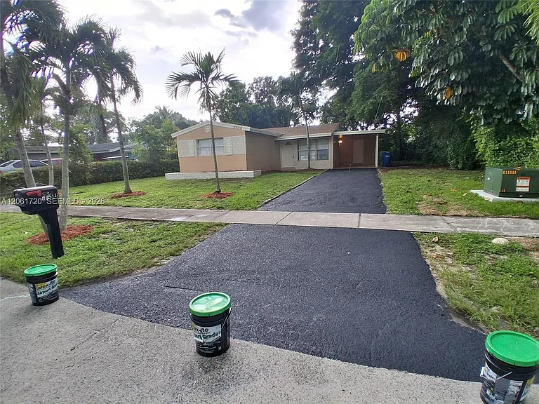 3730 NW 4th Ct — Photo 40