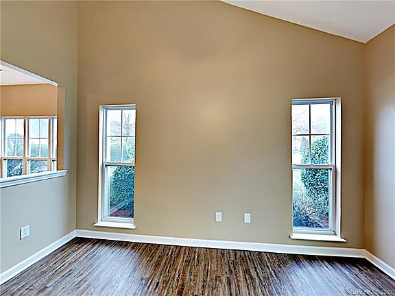 5th image of 6374 Mallard View Ln