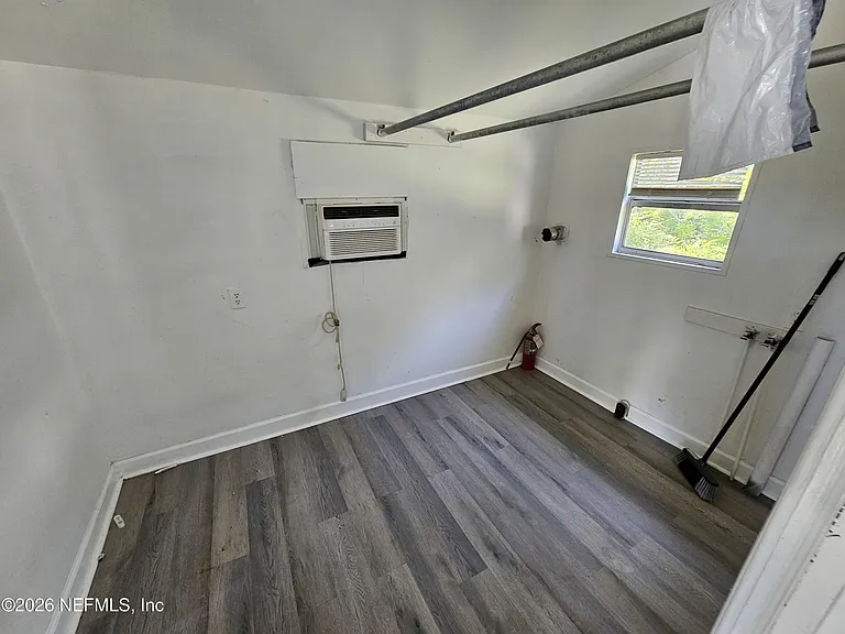 3129 Lowell Ave — Photo 7