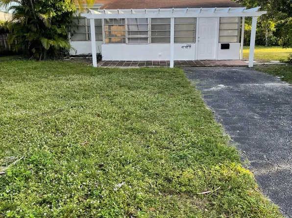 1300 NE 182nd St, North Miami Beach, FL 33162