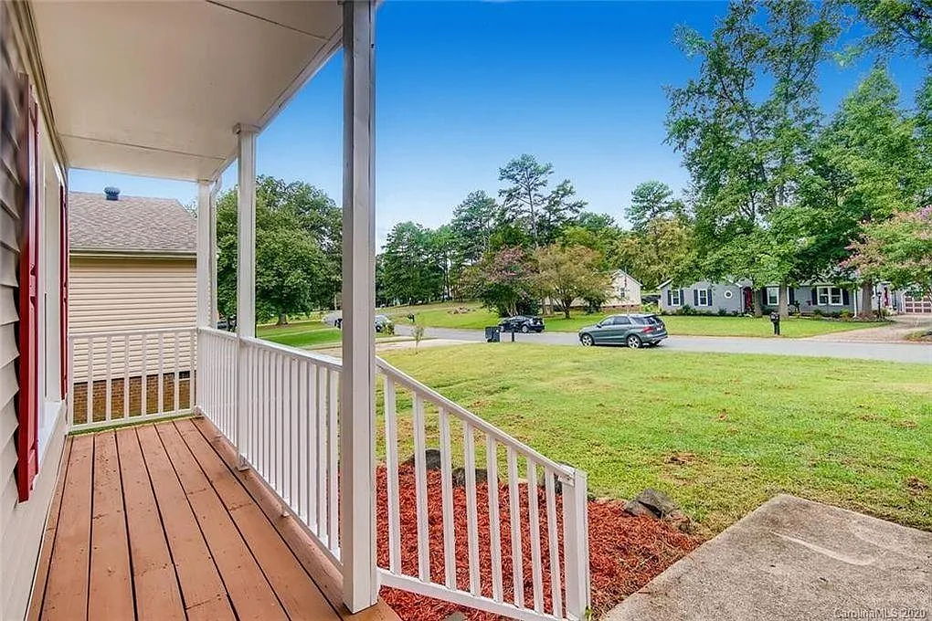 4 bed, 2085 sqft, $1,786 — Photo 3