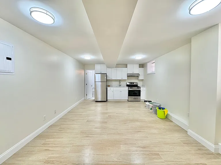 36-40 Bowne St #1A — Photo 7