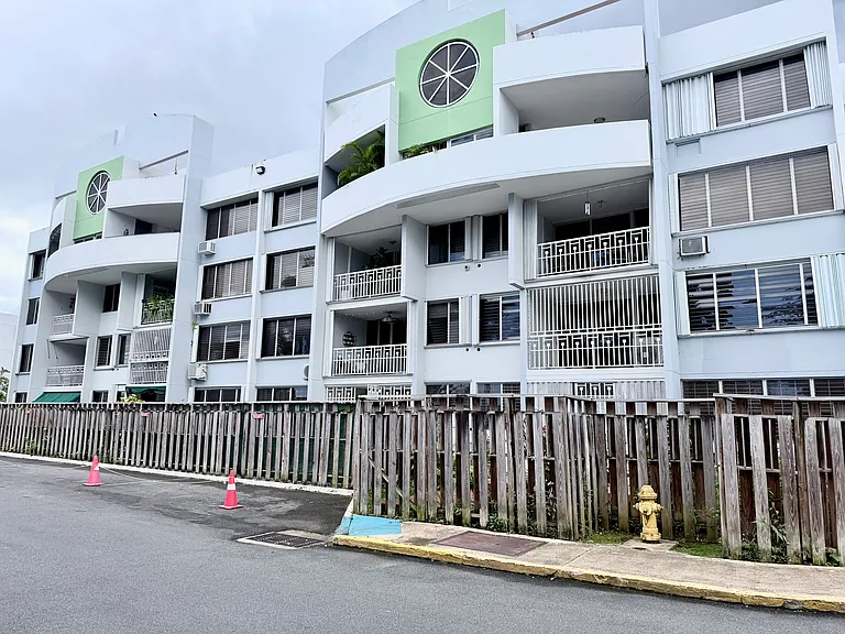 100 Marginal Martinez Nadal Granada Park — Photo 1
