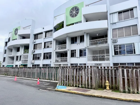100 Marginal Martinez Nadal Granada Park, Guaynabo, PR 00969