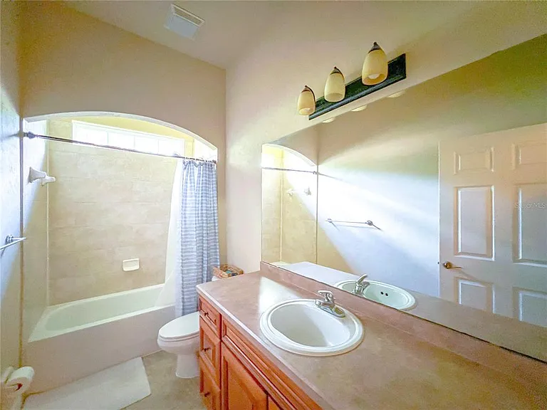 9048 SW 76th Ave — Photo 9