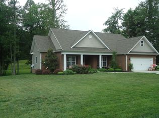 109 Shadows Lawn Dr, Athens, TN 37303