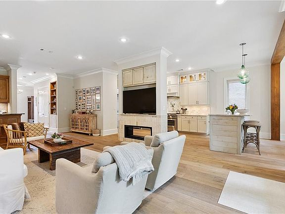 5th image of 500 N Labarre Rd