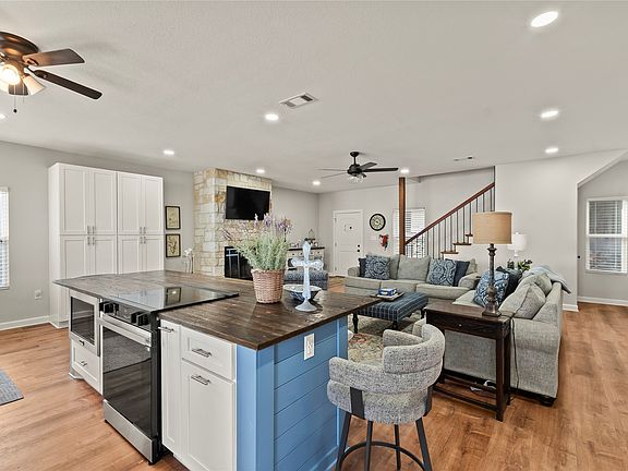 5th image of 226 Palisade Loop