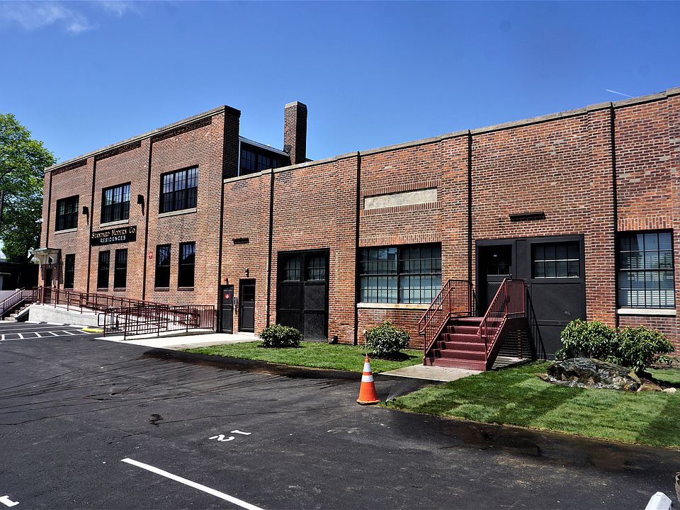 1st image of 47 Pleasant St #102