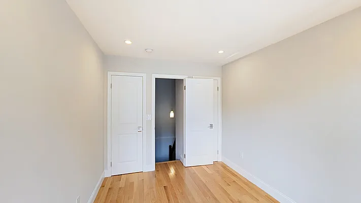 Rented by Compass | media 9