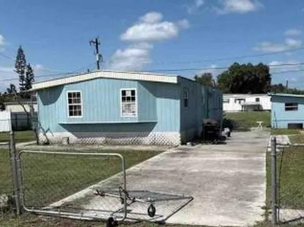 8190 Everhart Dr, North Fort Myers, FL 33917