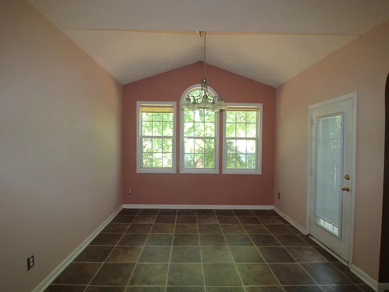 3117 Cregler Dr — Photo 10