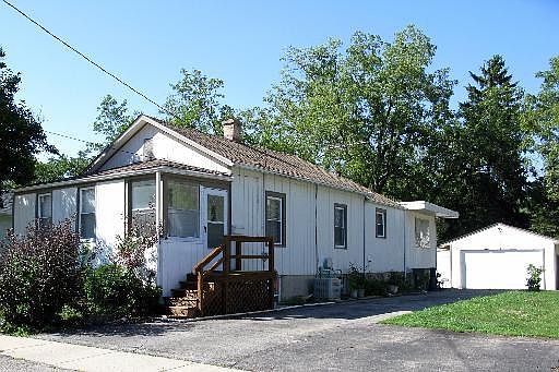 2nd image of 804 Buckeye St