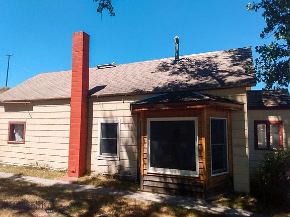 4th image of 313 Main St