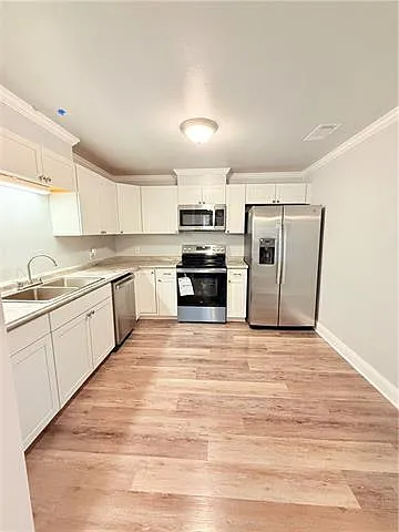 2 bed, 1.0 bath, 1356 sqft, $1,200 — Photo 3