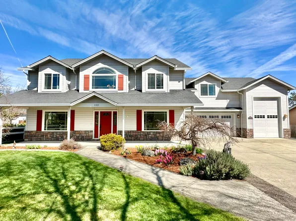 112 Walnut Pl, Phoenix, OR 97535