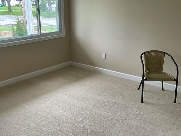 4th image of 1594 Andrea St