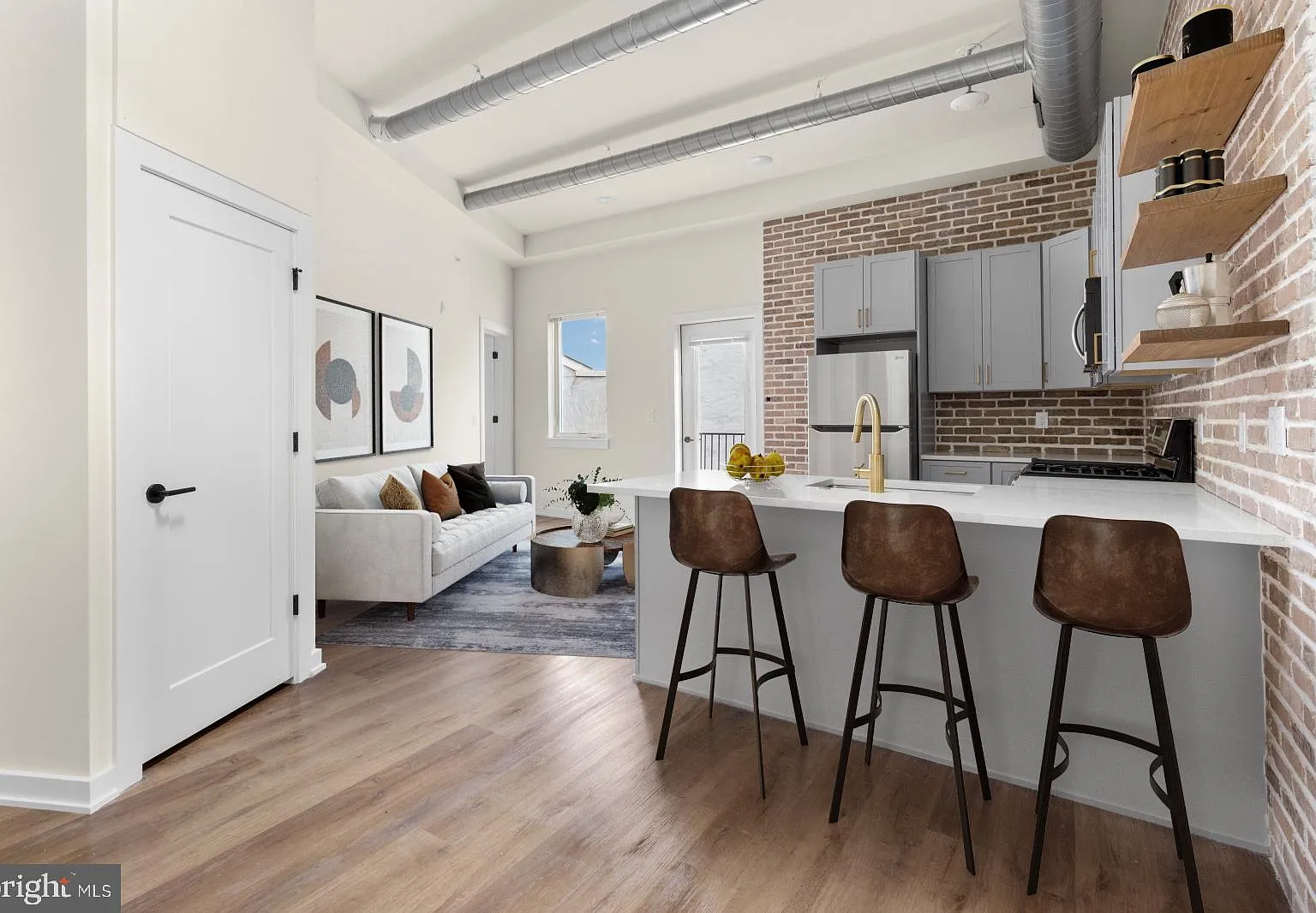 2 bed, 2.0 bath, 14585 sqft, $1,850 — Photo 1