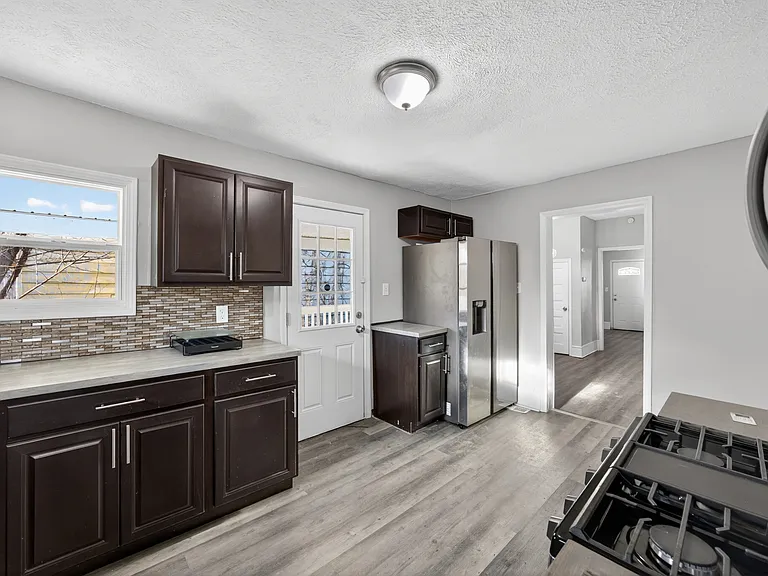 1566 Winchester Ave — Photo 24