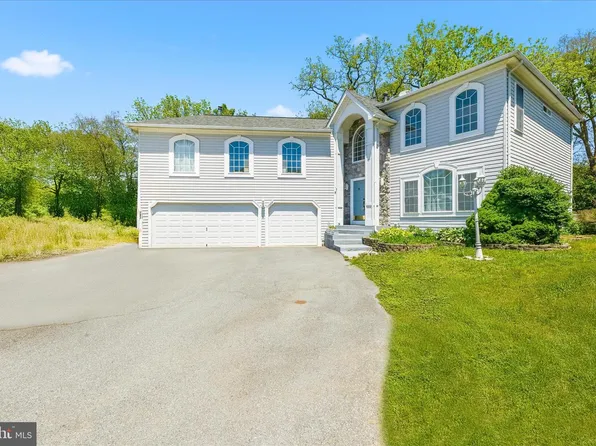 11507 Rolling Green Ct, Hagerstown, MD 21742
