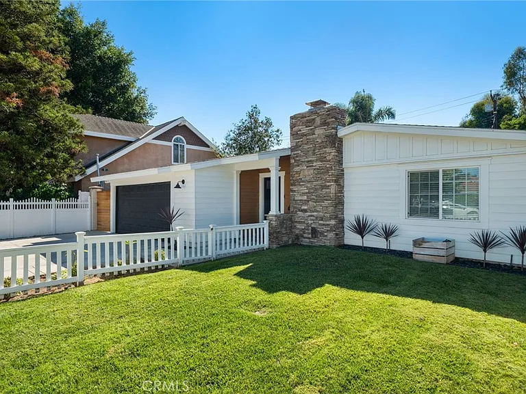 2273 Columbia Dr — Photo 10