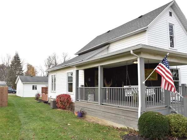 713 E 9th St, Auburn, IN 46706