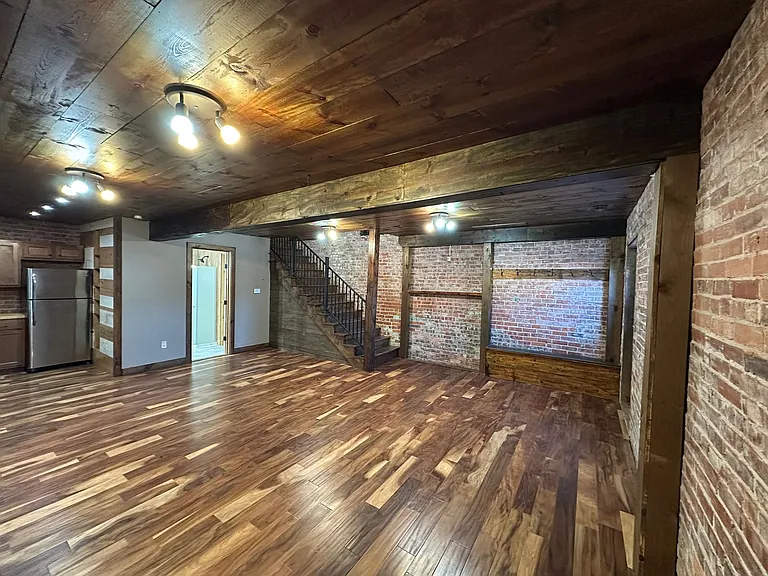 414 Wilson St — Photo 1
