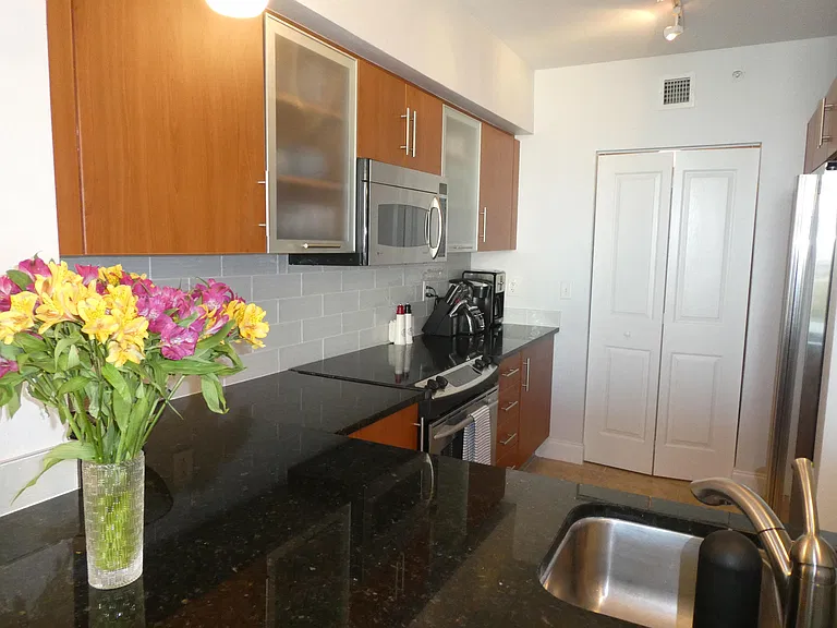 600 S Dixie Hwy #752 — Photo 7