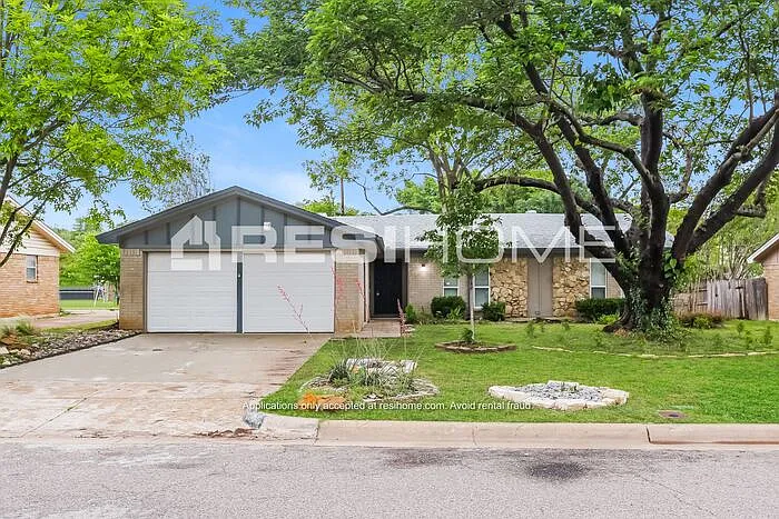 1300 Prelude Dr — Photo 1